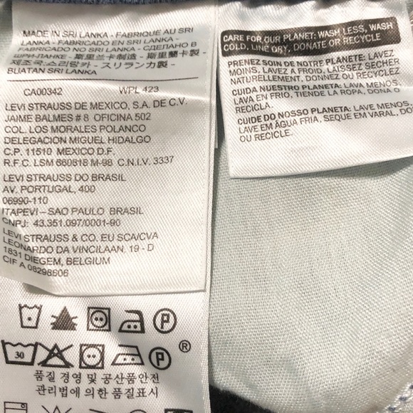 Levi’s Women’s Light Wash Stretch Capri Jeans - 29 - Picture 13 of 16